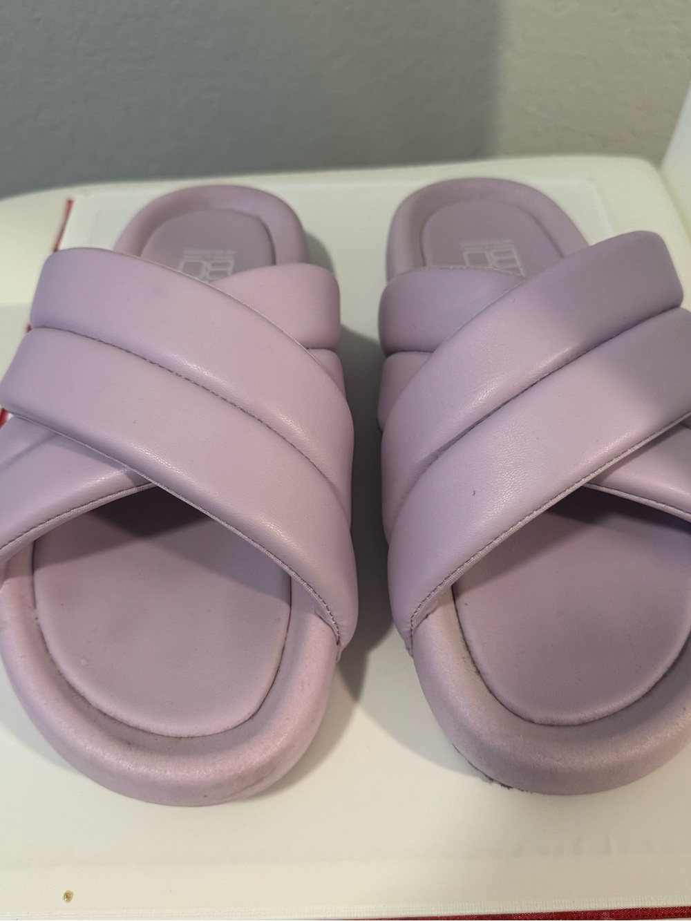 Women's Padded Cross-Strap Slide Sandals in Light Lavender